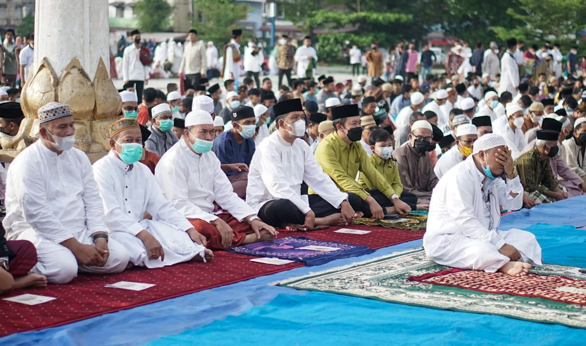 Terapkan Prokes, Pemkot Tanjungbalai Gelar Sholat Idul Adha di Alun - Alun