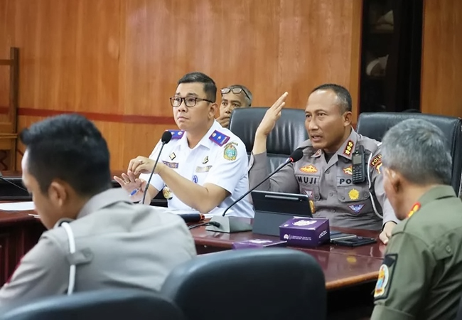 Dishub Sumut Terbitkan Peringatan Kepada 55 Perusahaan Bus AKDP, Tim Terpadu Tertibkan Trotoar dan Badan Jalan