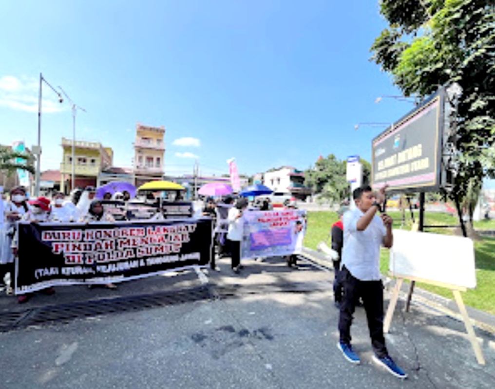 Cari Keadilan, Para Guru PPPK Langkat Pindah Ngajar di Mapolda Sumut