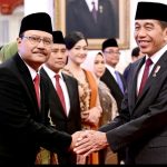 https://www.jelajahnews.id/gantikan-mensos-tri-rismaharini-jokowi-lantik-gus-ipul/