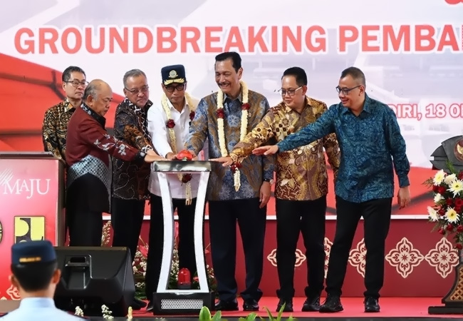 Dhoho Kediri, Bandara Pertama Dibangun Tanpa APBN