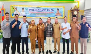 Pertama di Sumbagut : Bupati Labuhan Batu Lindungi 100 Orang Pekerja Rentan Per Desa dalam Program Jamsostek